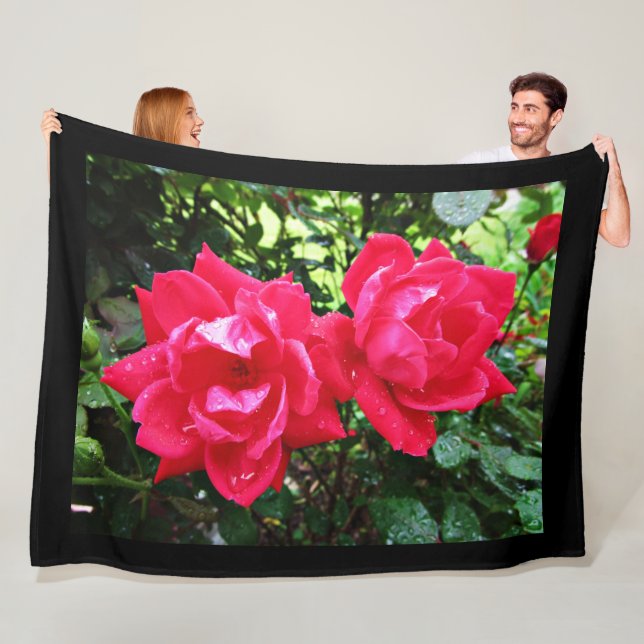 PINK ROSES  FLEECE BLANKET (In Situ)