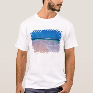 Pink sand beach at Conch Bay, Cat Island, T-Shirt