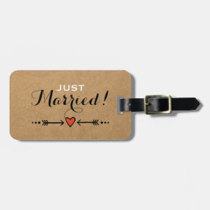 Pink Sweethearts & Arrows Rustic - Just Married! Luggage Tag