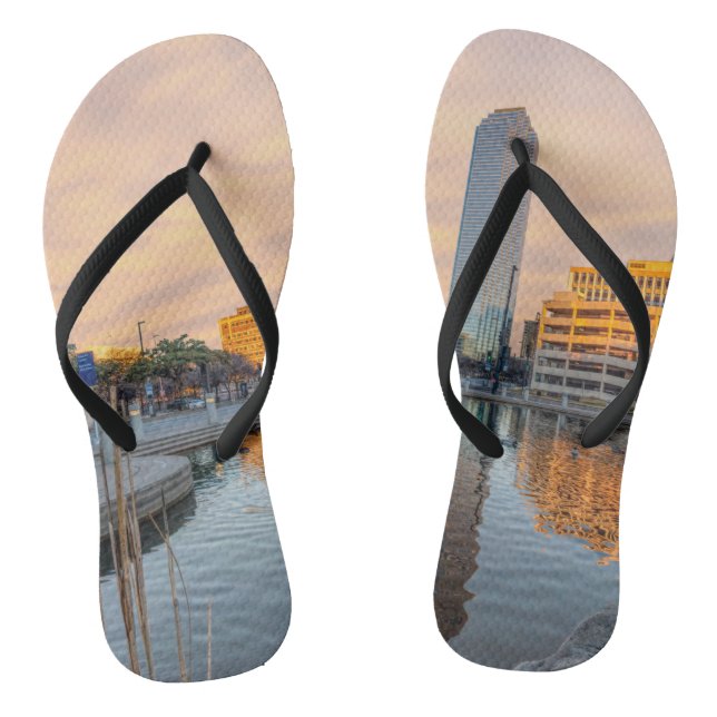 Pioneer Plaza Pond Morning Flip Flops (Footbed)