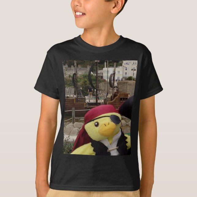 Pirates don't need parrots T-Shirt (Front)