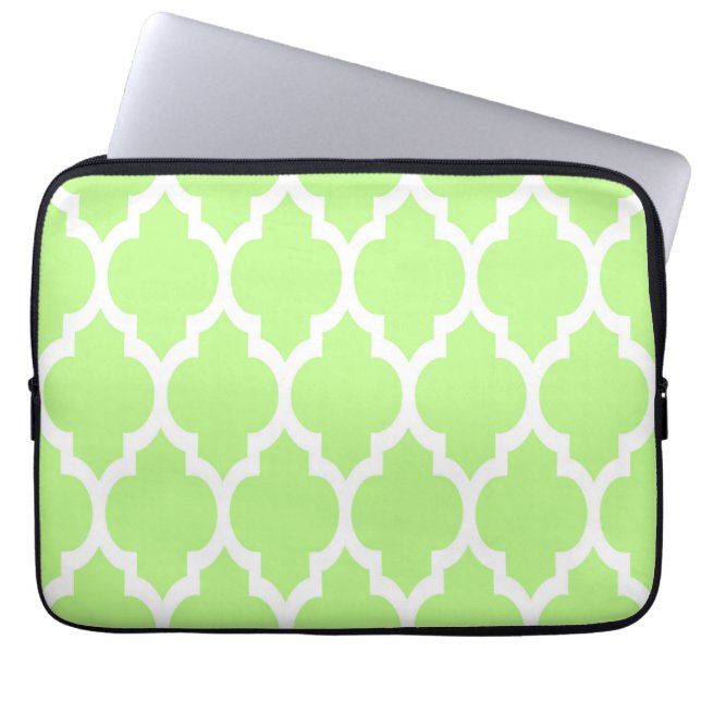 Pistachio White Moroccan Quatrefoil Pattern #4 Laptop Sleeve (Front)