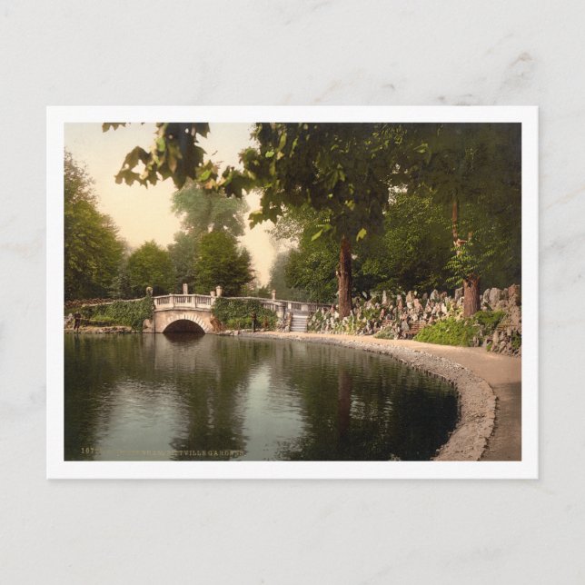 Pittville Gardens, Cheltenham, Gloucestershire Postcard (Front)
