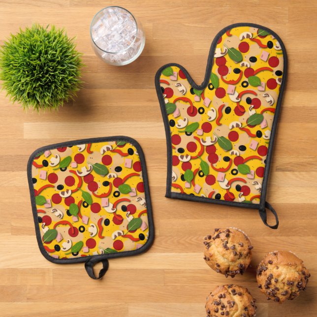 Pizza Pattern Oven Mitt & Pot Holder Set (Top Down)