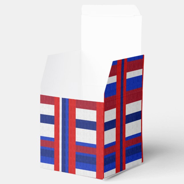 Plaid Patriot Favour Box (Opened)
