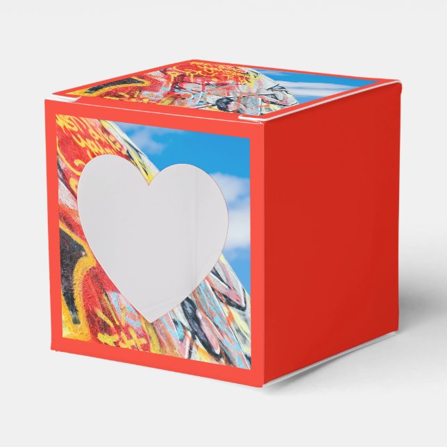 planet graffiti favour box (Front Side)