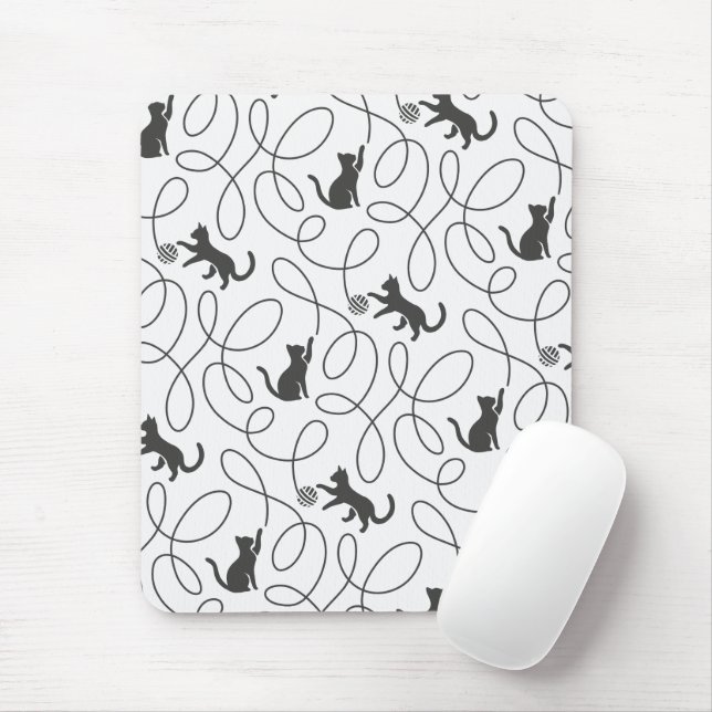 Playful Black Cat and Yarn Ball Pattern Mouse Mat (With Mouse)