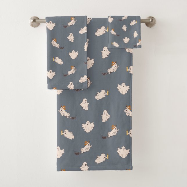 Playful Ghosts Halloween Pattern Bath Towel Set (Insitu)