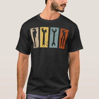 Plumber and plant mechanic tools retro craftsman T-Shirt