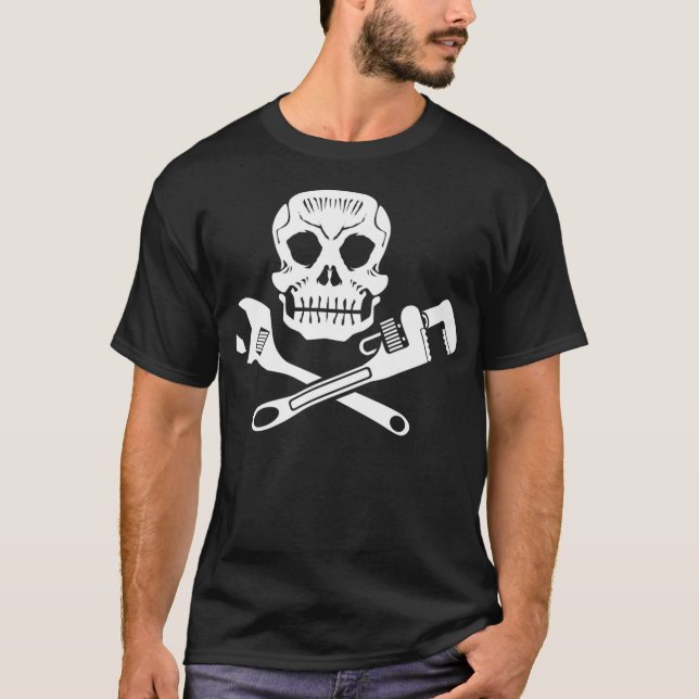 Plumbers Skull Pipefitter Wrench Steamfitter T-Shirt (Front)