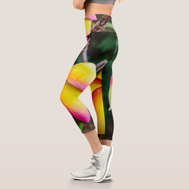 Plumeria rubra capri leggings (Left)