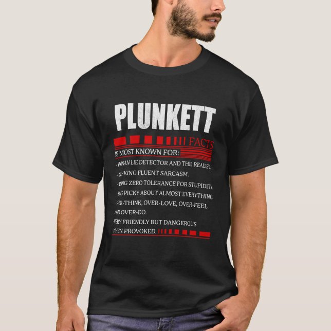 PLUNKETT Name T Shirt, PLUNKETT family name crest T-Shirt (Front)
