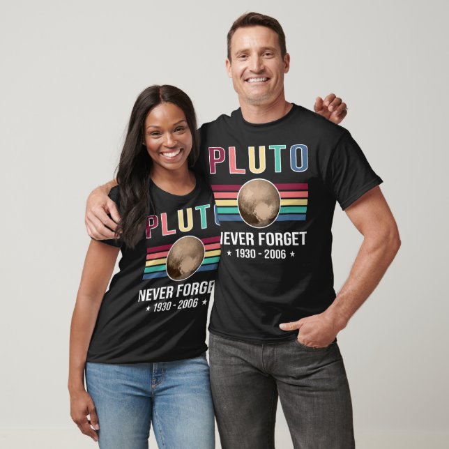 Pluto Never Forget – Funny Space Planet T-Shirt (Unisex)