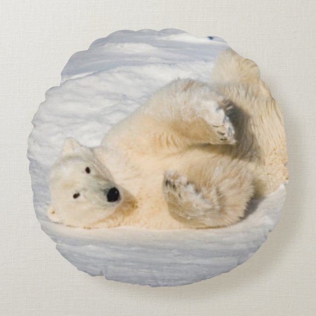 Polar Bear near Hudson Bay Round Cushion (Front)