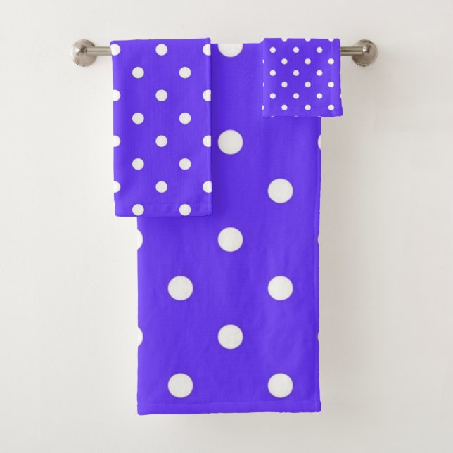 Polka dot pattern bath towel set (Insitu)