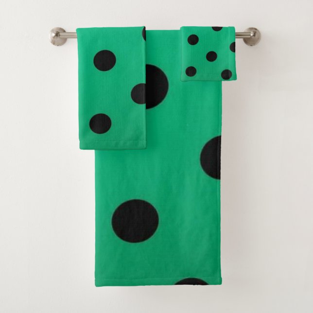 Polka dot pattern bath towel set (Insitu)
