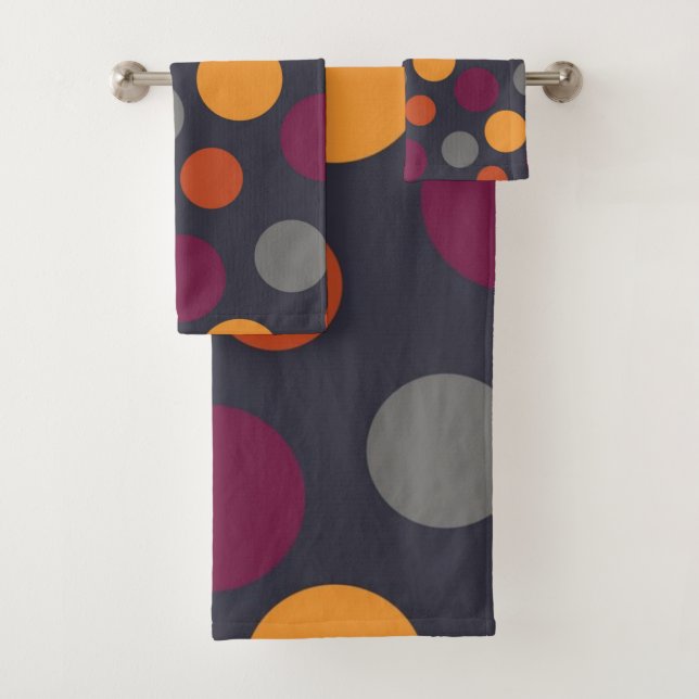 Polka dot pattern bath towel set (Insitu)