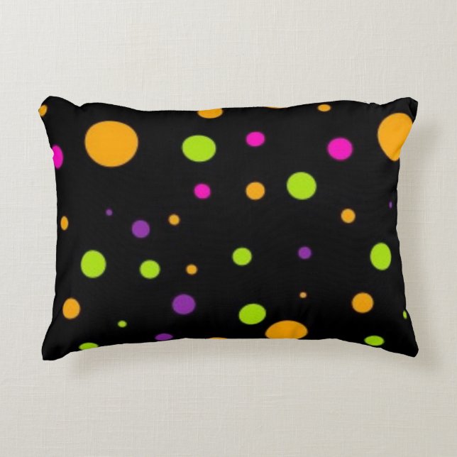 Polka dot pattern decorative cushion (Front)