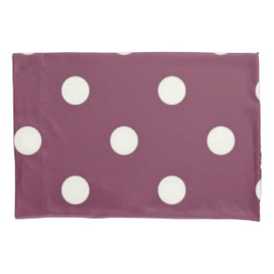 Polka dot pattern pillowcase