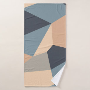 Polygonal variegated seamless pattern. multi-color bath towel