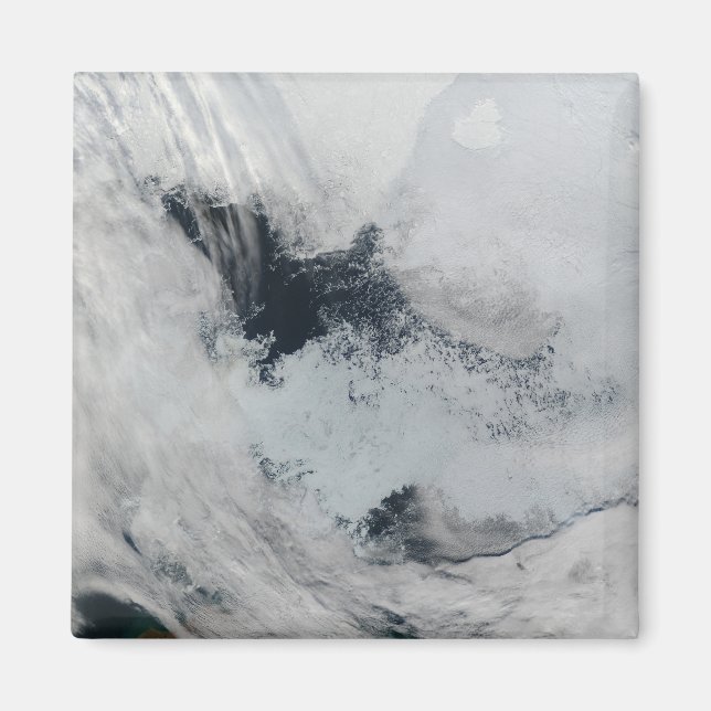 Polynya (open water) in the Beaufort Sea Magnet (Front)