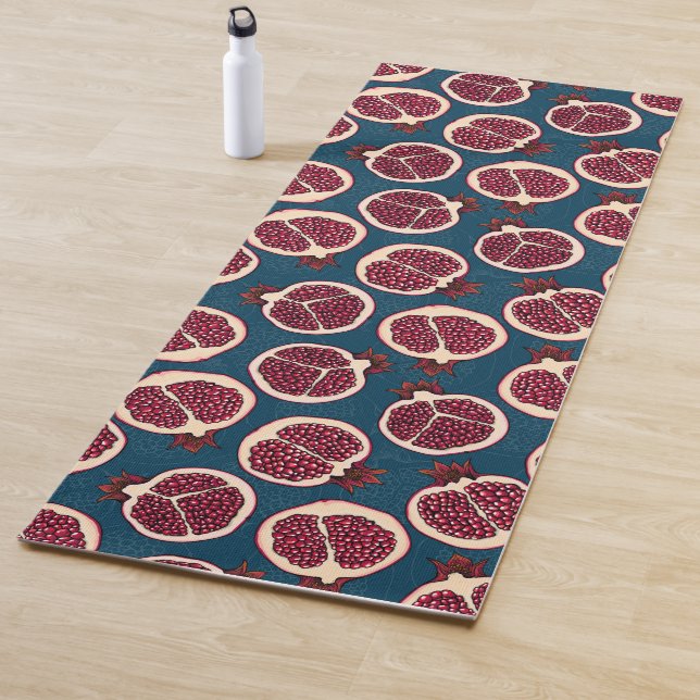 Pomegranate slices yoga mat (In Situ)