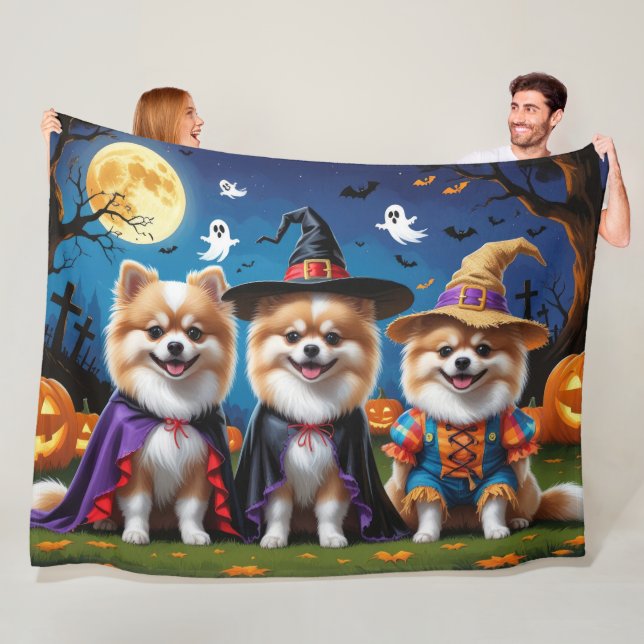 Pomeranian Dogs Pumpkin Halloween Funny  Fleece Blanket (In Situ)