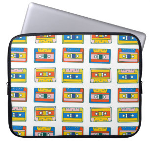 Pop art 90s seamless pattern of music cassettes. B Laptop Sleeve