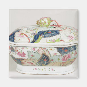 Porcelain dish, 18th century magnet