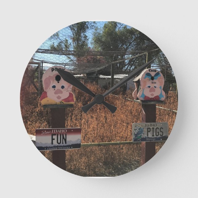 Pork Chop, Fun Pigs, Idaho Funny Signs Round Clock (Front)
