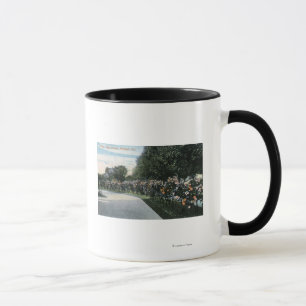 Portland, OregonView of a Rose Garden Mug
