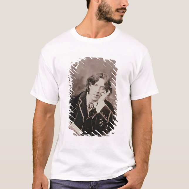Portrait of Oscar Wilde (1854-1900), 1882 (b/w pho T-Shirt (Front)