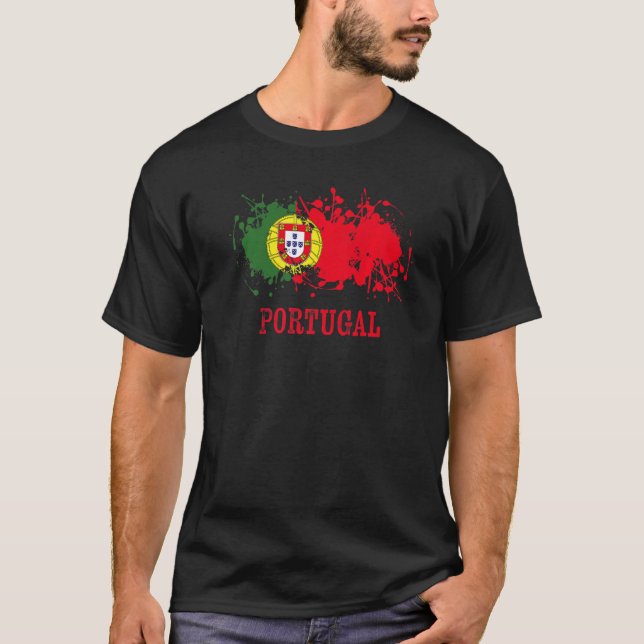 Portuguese enthusiasts for Portugal and Portugal   T-Shirt (Front)