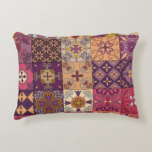 Portuguese tiles: talavera style pattern. decorative cushion (Front)