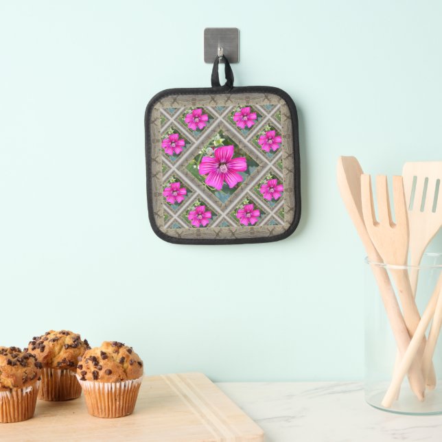 Pot Holder with Magenta Hibiscus (Insitu(Hanging))
