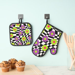Potholder and Oven Mitt With Checkers and Flowers & Pot Holder Set