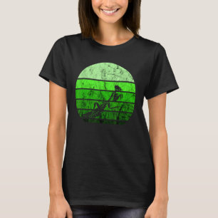 Praying Mantis Green Retro Vintage Insect Bug T-Shirt