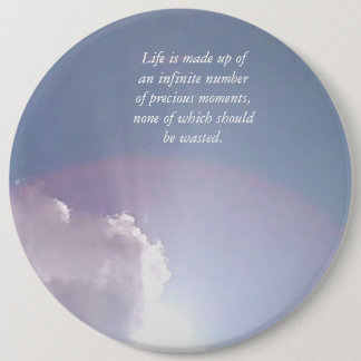 PRECIOUS MOMENTS 6 CM ROUND BADGE