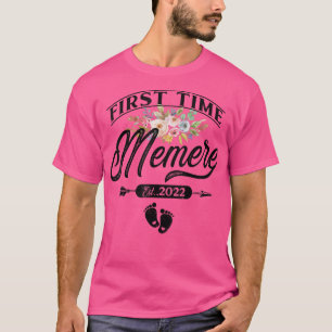 Pregnancy Announcement First Time memere Est T-Shirt