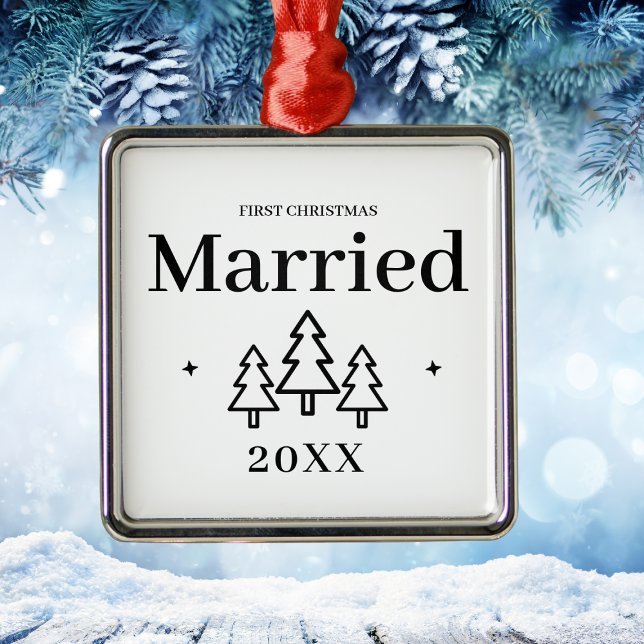 Premium First Christmas Married Keepsake Wedding Metal Tree Decoration (Premium First Christmas Married Keepsake Wedding Metal Ornament)