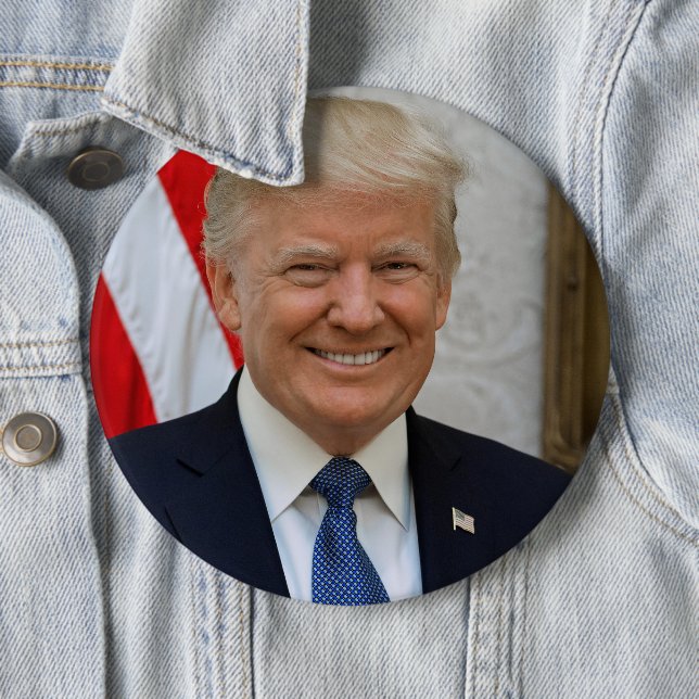 President Donald Trump 6 Cm Round Badge (In Situ)
