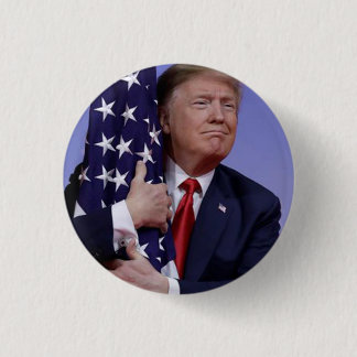 President Trump Hugging the American Flag 3 Cm Round Badge