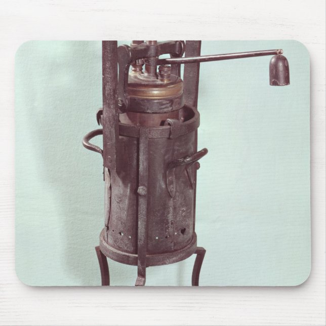 Pressure cooker invented by Denis Papin  1679 Mouse Mat (Front)