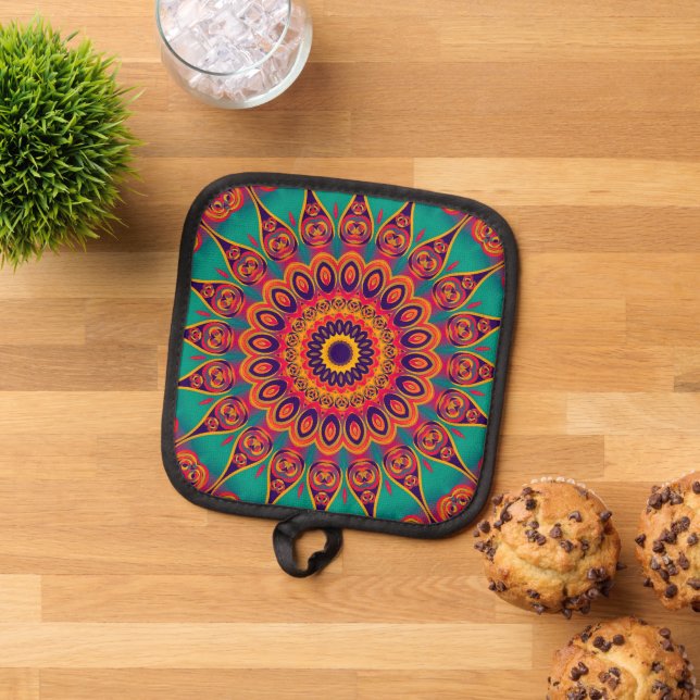 Pretty And Colourfully Mandala / Kaleidoscope 21 Pot Holder (Top Down)