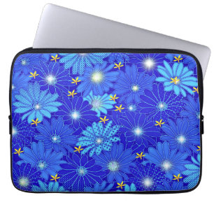 Pretty Blue Daisy Pattern Laptop Sleeve