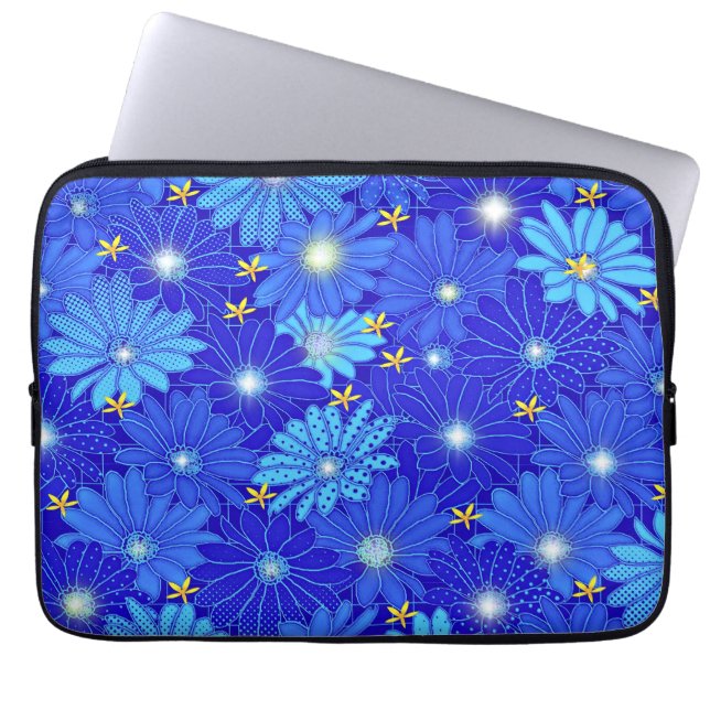 Pretty Blue Daisy Pattern  Laptop Sleeve (Front)