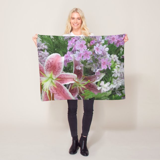 Pretty Flowers Fleece Blanket (In Situ)