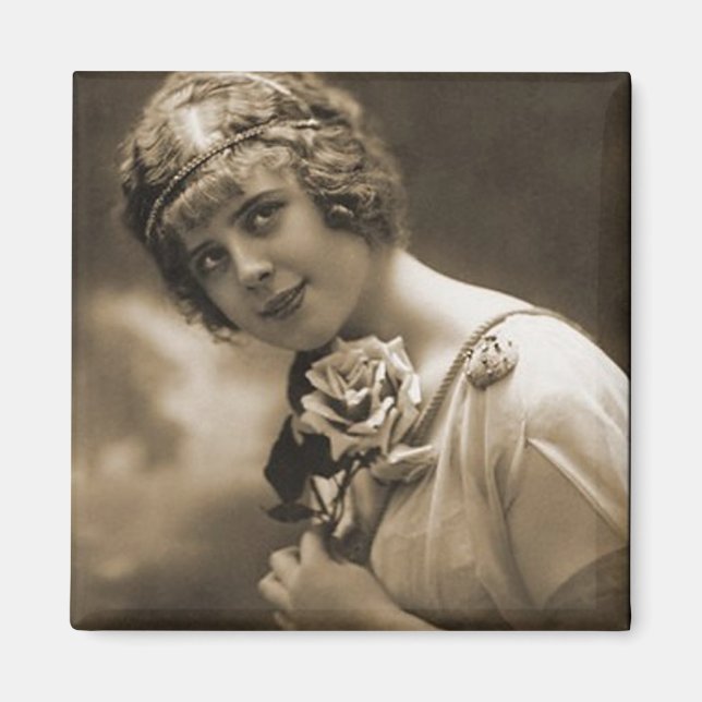 pretty girl with a rose magnet (Front)
