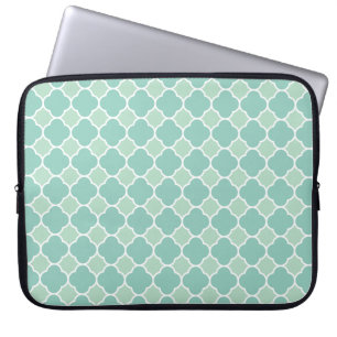Pretty Green Quatrefoil Pattern Laptop Sleeve