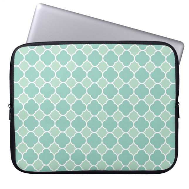 Pretty Green Quatrefoil Pattern Laptop Sleeve (Front)